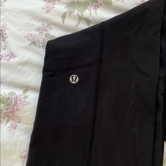 Lululemon athletica women’s black low rise flare bootcut leggings size 2 regular - Picture 2 of 10